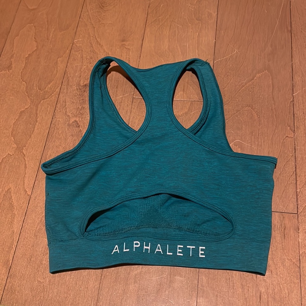 Alphalete sports bra
